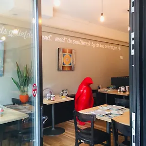 Bed & Breakfast Logies Zen Aan Zee, Oostende